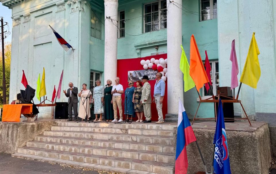 В поселке Северный День Шахтера отметили праздничным концертом В поселке Северный День Шахтера отметили праздничным концертом