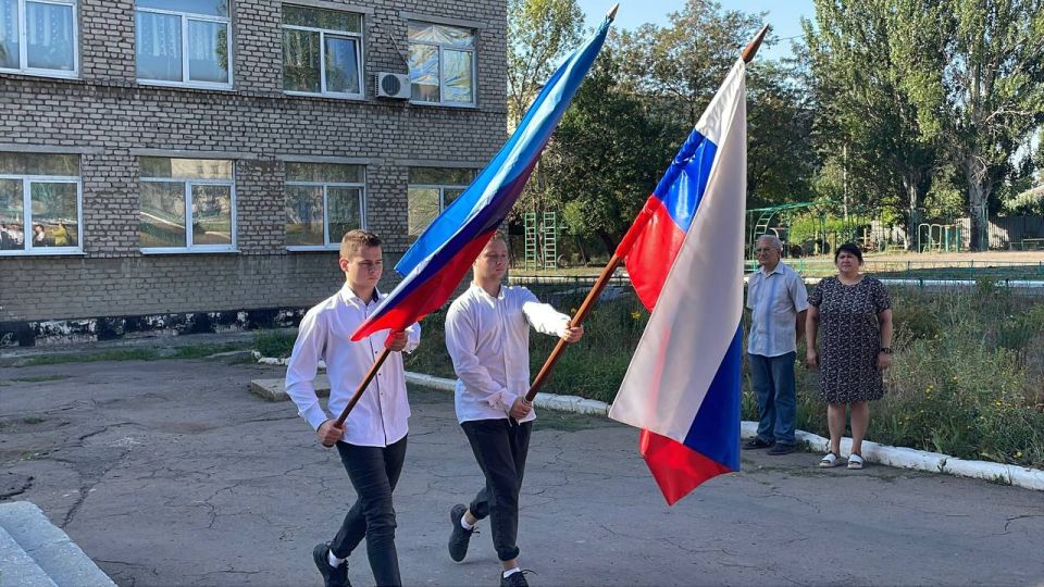 Константин Бутримов: День знаний: Начинаем новый путь в Стахановском колледже! Константин Бутримов: День знаний: Начинаем новый путь в Стахановском колледже!