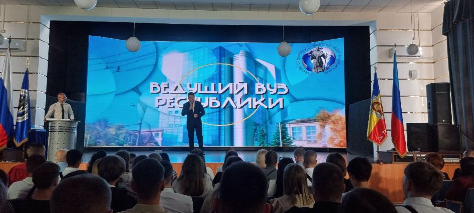 Виктор Водолацкий: 1 сентября насыщенный рабочий день в Луганской Народной Республике Виктор Водолацкий: 1 сентября насыщенный рабочий день в Луганской Народной Республике