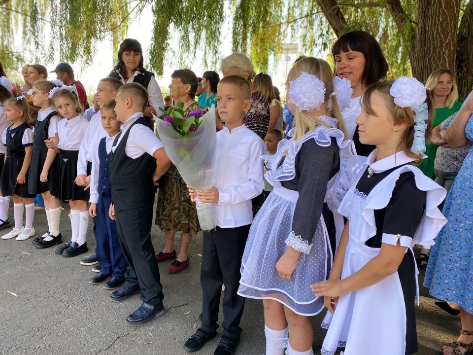 Марина Филиппова: Сегодня, в День знаний, во всех учебных заведениях нашего округа прозвучал праздничный звонок, который ознаменовал начало нового учебного года Марина Филиппова: Сегодня, в День знаний, во всех учебных заведениях нашего округа прозвучал праздничный звонок, который ознаменовал начало нового учебного года