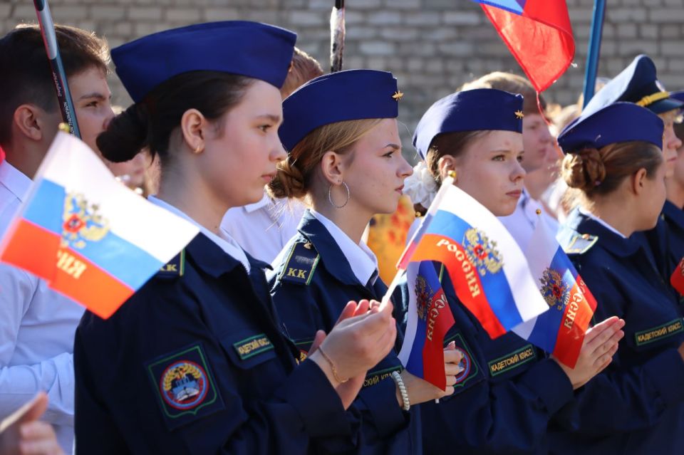 В Стаханове открылся первый в Республике кадетский (юридический) класс В Стаханове открылся первый в Республике кадетский (юридический) класс
