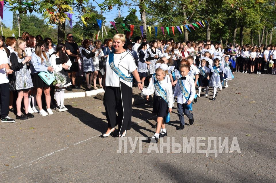 В школах Перевальского района прозвенел первый звонок В школах Перевальского района прозвенел первый звонок
