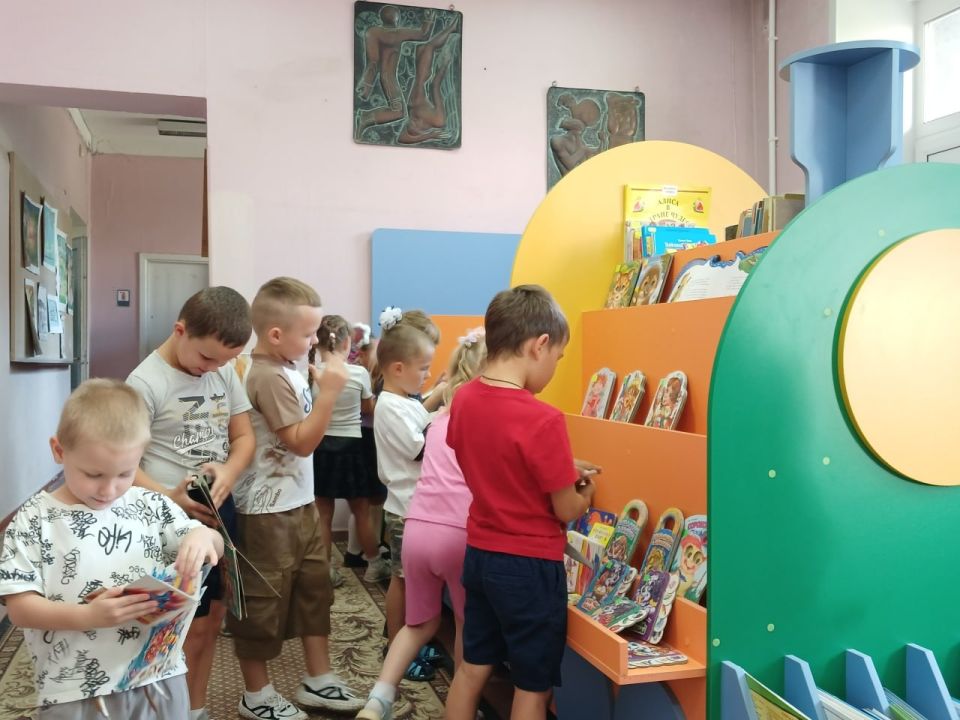 Сегодня в библиотеке прошла настоящая феерия книжных чудес! Сегодня в библиотеке прошла настоящая феерия книжных чудес!