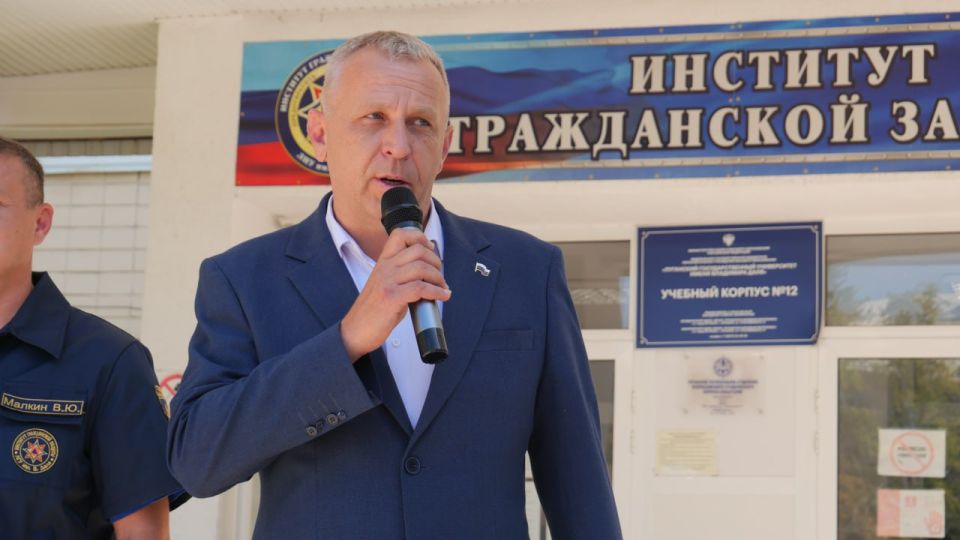 День знаний отметили в Институте гражданской защиты Далевского университета День знаний отметили в Институте гражданской защиты Далевского университета