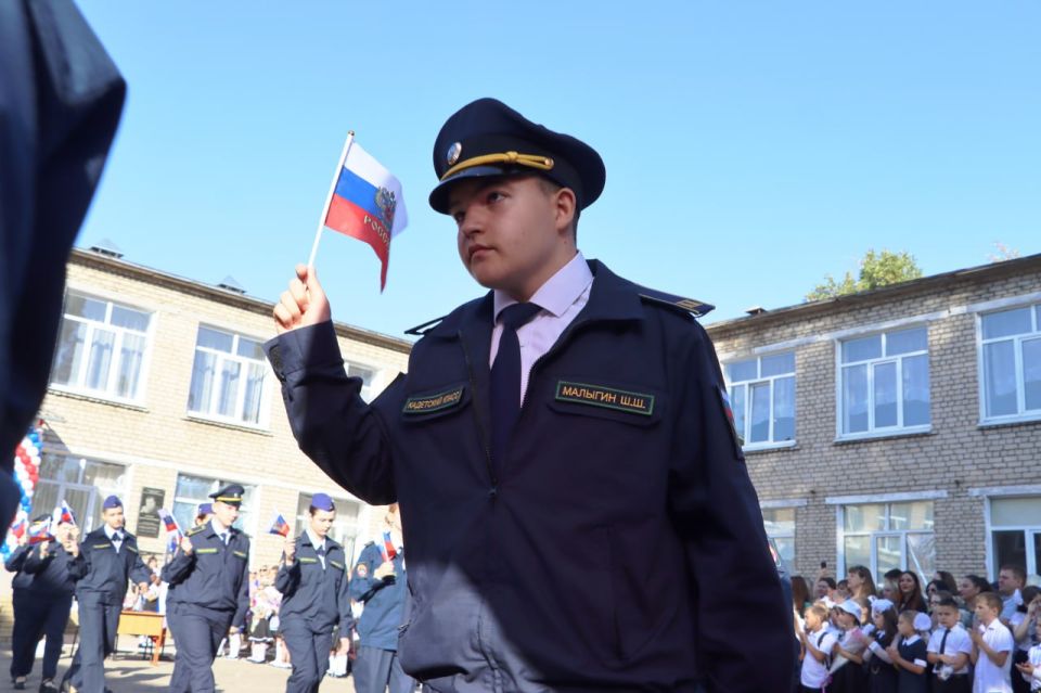 В Стаханове открылся первый в Республике кадетский (юридический) класс В Стаханове открылся первый в Республике кадетский (юридический) класс