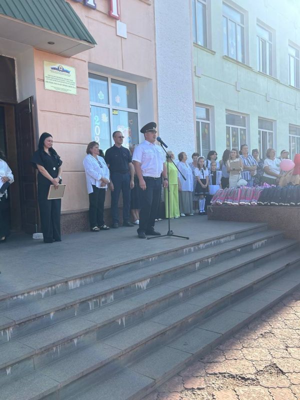 Руководители Госавтоинспекции приняли участие в торжественных линейках, посвященных Дню знаний Руководители Госавтоинспекции приняли участие в торжественных линейках, посвященных Дню знаний