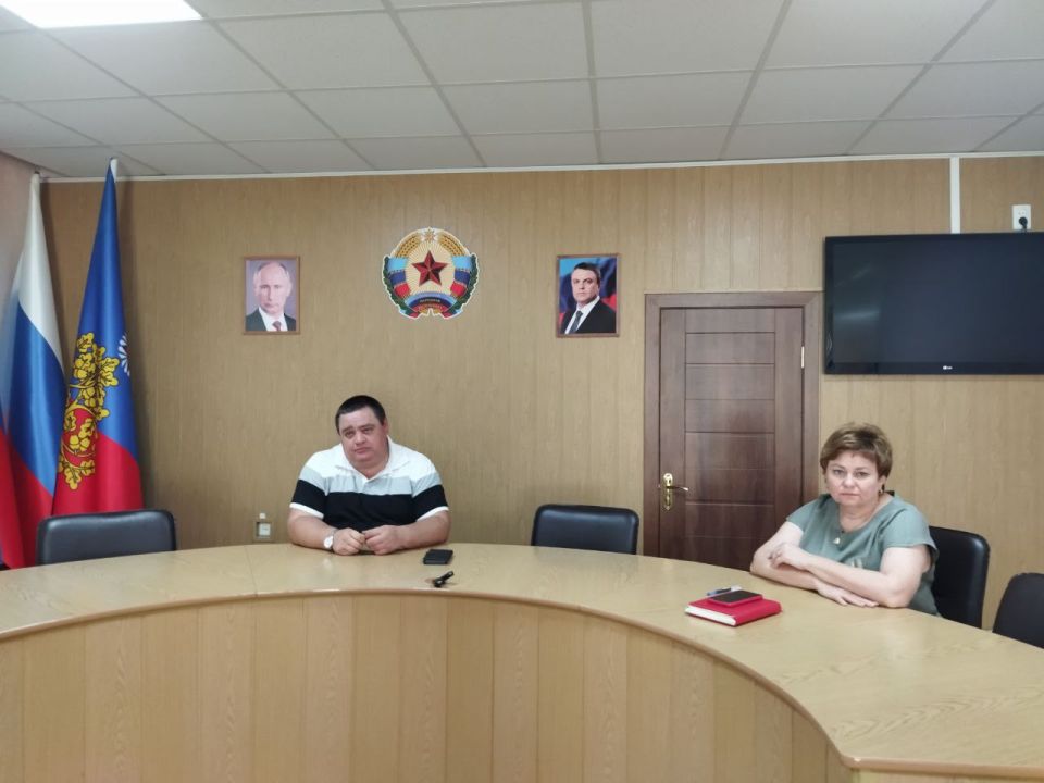 Сегодня Глава городского округа город Ровеньки Андрей Рубанцов провел плановое рабочее совещание с руководителями управлений администрации и структурных подразделений Сегодня Глава городского округа город Ровеньки Андрей Рубанцов провел плановое рабочее совещание с руководителями управлений администрации и структурных подразделений