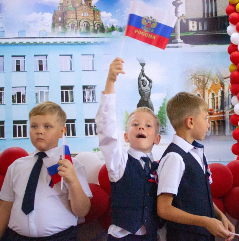 Анна Тодорова: Дорогие ребята, искренне поздравляю вас с началом нового учебного года Анна Тодорова: Дорогие ребята, искренне поздравляю вас с началом нового учебного года
