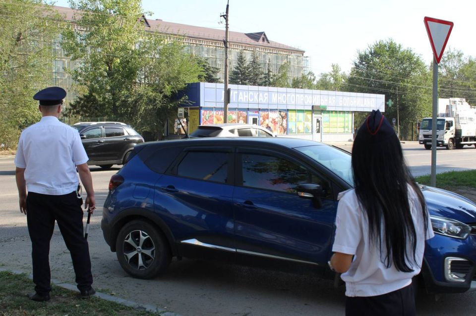В День Знаний сотрудники Госавтоинспекции обеспечили безопасность дорожного движения В День Знаний сотрудники Госавтоинспекции обеспечили безопасность дорожного движения