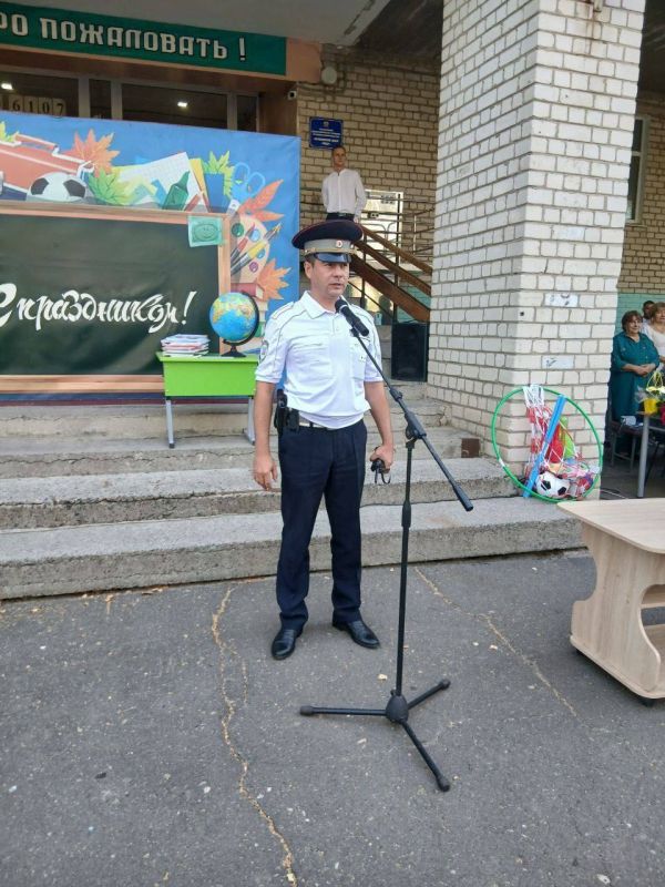 Руководители Госавтоинспекции приняли участие в торжественных линейках, посвященных Дню знаний Руководители Госавтоинспекции приняли участие в торжественных линейках, посвященных Дню знаний