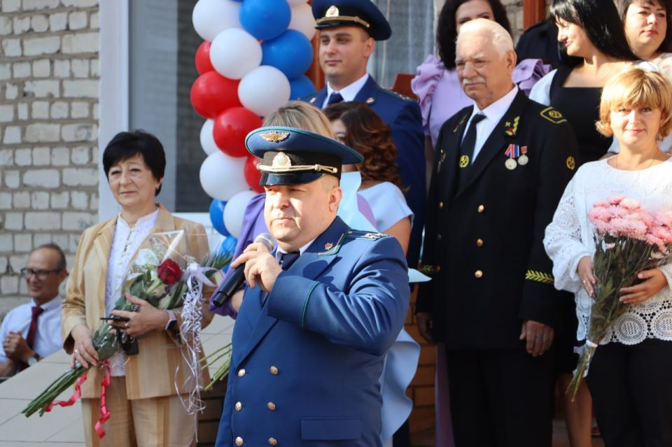 В Стаханове открылся первый в Республике кадетский (юридический) класс В Стаханове открылся первый в Республике кадетский (юридический) класс