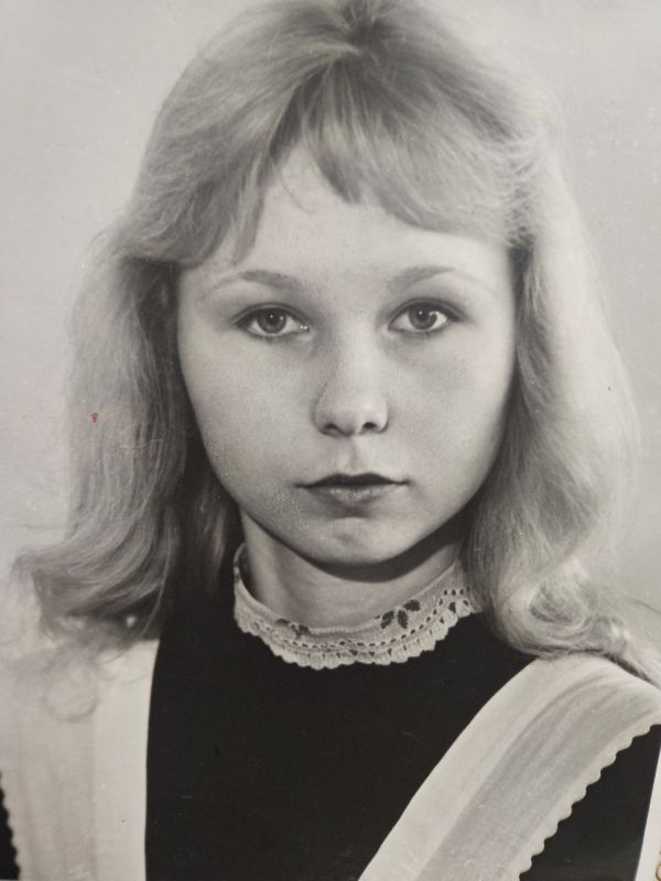 Ольга Бас: Дорогие друзья!. Сегодня мы отмечаем начало нового учебного года, и я хочу поздравить всех вас: наших замечательных детей, преданных учителей и заботливых родителей Ольга Бас: Дорогие друзья!. Сегодня мы отмечаем начало нового учебного года, и я хочу поздравить всех вас: наших замечательных детей, преданных учителей и заботливых родителей
