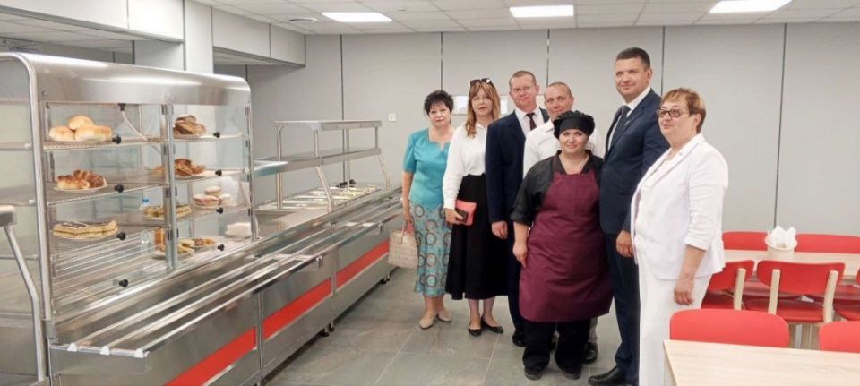 Сегодня школы республики распахнули свои двери для школьников Сегодня школы республики распахнули свои двери для школьников