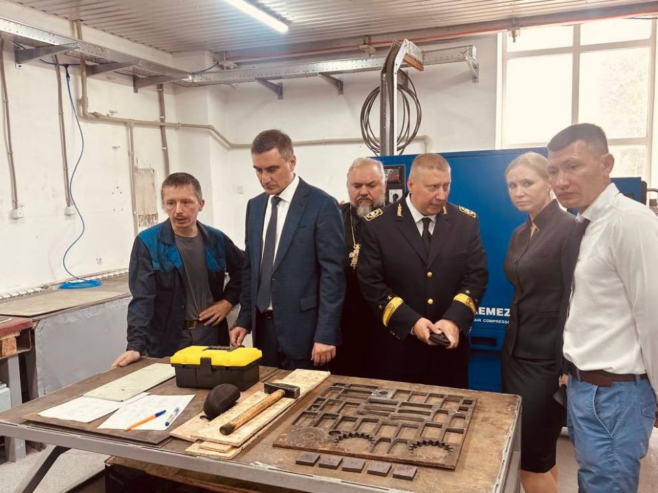 Министр промышленности и торговли ЛНР Владислав Варшавский принял участие в торжестве по случаю Дня знаний и посвящения в студенты Донбасского государственного технического университета в Алчевске Министр промышленности и торговли ЛНР Владислав Варшавский принял участие в торжестве по случаю Дня знаний и посвящения в студенты Донбасского государственного технического университета в Алчевске