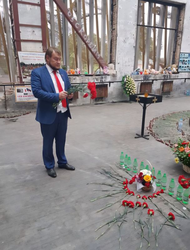 Денис Колесников: 1 сентября 2004 года. Беслан Денис Колесников: 1 сентября 2004 года. Беслан