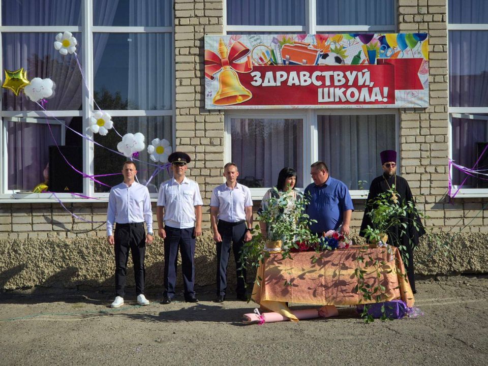 Руководители Госавтоинспекции приняли участие в торжественных линейках, посвященных Дню знаний Руководители Госавтоинспекции приняли участие в торжественных линейках, посвященных Дню знаний