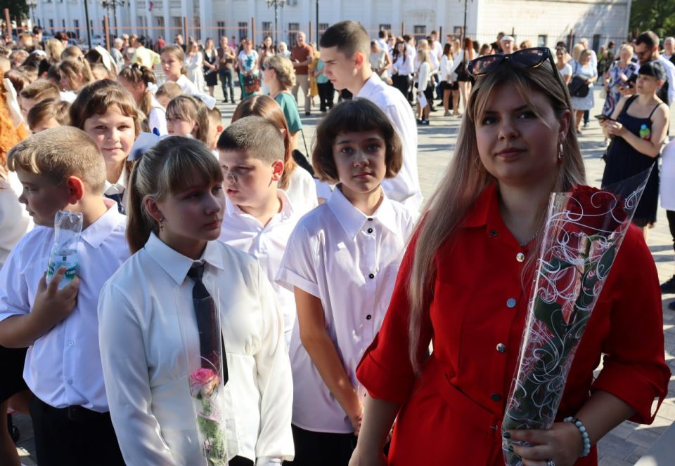 День знаний - знаменательное событие, с которого начинается активная и интересная школьная жизнь День знаний - знаменательное событие, с которого начинается активная и интересная школьная жизнь