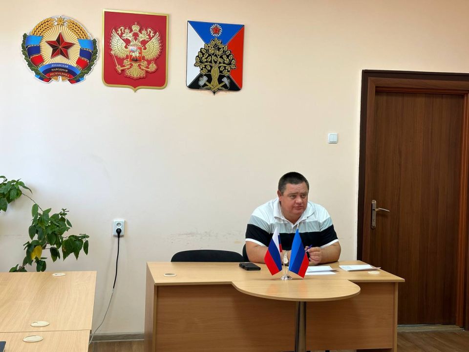 Сегодня Глава городского округа город Ровеньки Андрей Рубанцов провел приём граждан по личным вопросам Сегодня Глава городского округа город Ровеньки Андрей Рубанцов провел приём граждан по личным вопросам