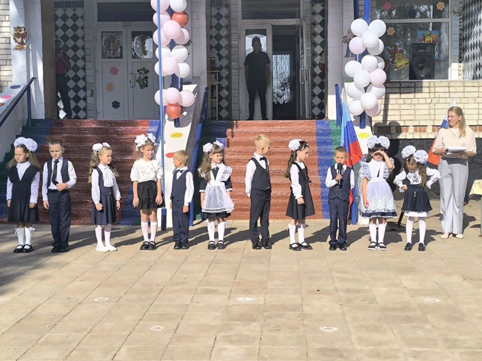 В пгт Белолуцк дан старт новому учебному году! Торжественные линейки прошли в "Белолуцкой ОШ" и "Белолуцкой гимназии"! В пгт Белолуцк дан старт новому учебному году! Торжественные линейки прошли в "Белолуцкой ОШ" и "Белолуцкой гимназии"!