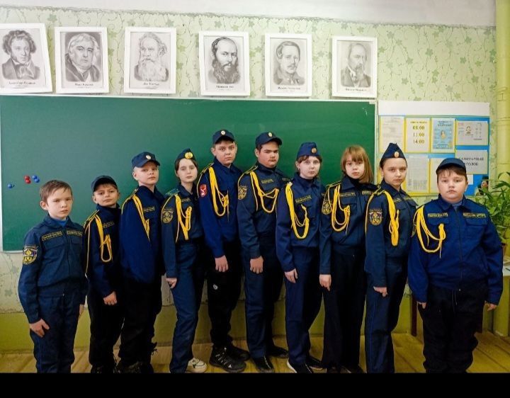 ФУНКЦИОНИРОВАНИЕ КАДЕТСКИХ КЛАССОВ НА БАЗЕ ОБЩЕОБРАЗОВАТЕЛЬНЫХ УЧРЕЖДЕНИЙ ГОРОДСКОГО ОКРУГА ГОРОДА КРАСНЫЙ ЛУЧ ФУНКЦИОНИРОВАНИЕ КАДЕТСКИХ КЛАССОВ НА БАЗЕ ОБЩЕОБРАЗОВАТЕЛЬНЫХ УЧРЕЖДЕНИЙ ГОРОДСКОГО ОКРУГА ГОРОДА КРАСНЫЙ ЛУЧ