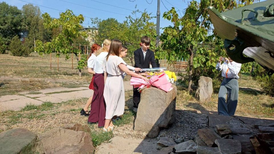 В Алчевске отметили 82-ю годовщину освобождения города от немецко - фашистских захватчиков в годы Великой Отечественной войны В Алчевске отметили 82-ю годовщину освобождения города от немецко - фашистских захватчиков в годы Великой Отечественной войны