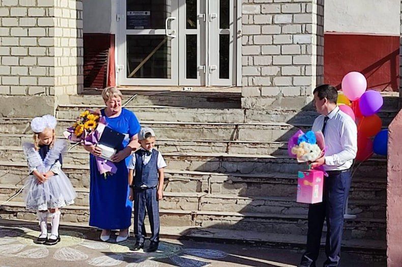 Первый звонок прозвенел по Свердловскому муниципалитету! Первый звонок прозвенел по Свердловскому муниципалитету!
