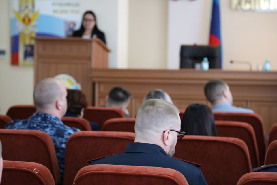 Сегодня мы поздравляем сотрудников психологической службы уголовно-исполнительной системы Российской Федерации Сегодня мы поздравляем сотрудников психологической службы уголовно-исполнительной системы Российской Федерации