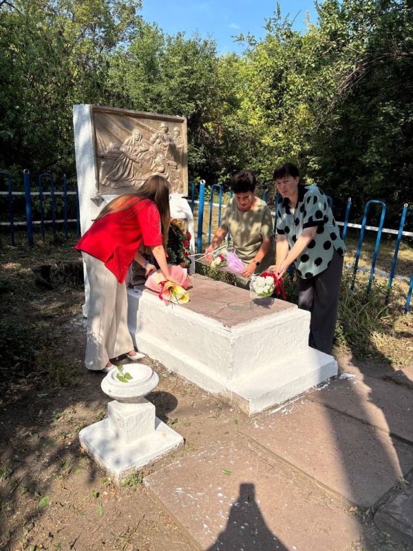 В Алчевске отметили 82-ю годовщину освобождения города от немецко - фашистских захватчиков в годы Великой Отечественной войны В Алчевске отметили 82-ю годовщину освобождения города от немецко - фашистских захватчиков в годы Великой Отечественной войны