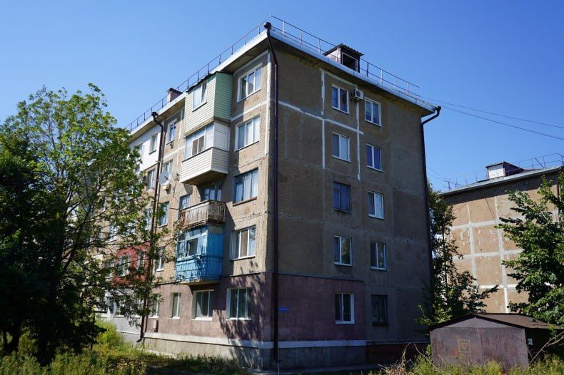 Комфорт и безопасность: Красноярский край завершает ремонт кровли в кв. Пролетариата Донбасса Комфорт и безопасность: Красноярский край завершает ремонт кровли в кв. Пролетариата Донбасса