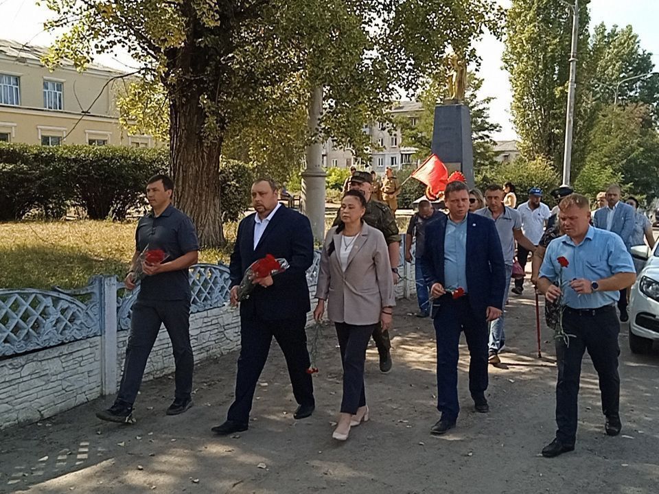 Председатель ТИК Лисичанска приняла участие в праздновании 315-летия города и 82-й годовщины его освобождения Председатель ТИК Лисичанска приняла участие в праздновании 315-летия города и 82-й годовщины его освобождения