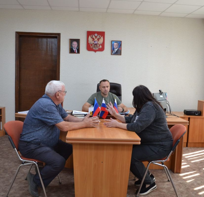 Первый заместитель Главы Старобельского муниципального округа Калиничев Андрей Сергеевич провел личный прием граждан Первый заместитель Главы Старобельского муниципального округа Калиничев Андрей Сергеевич провел личный прием граждан