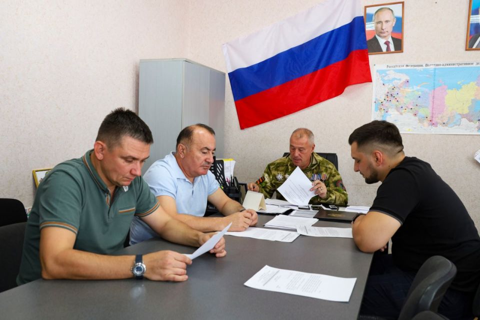 До конца года мы надеемся довести количество подписанных соглашений о сотрудничестве с другими парламентами РФ до шестидесяти – Юрий Юров До конца года мы надеемся довести количество подписанных соглашений о сотрудничестве с другими парламентами РФ до шестидесяти – Юрий Юров