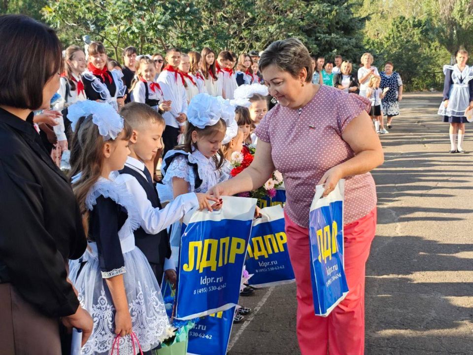 ПЕРВЫЙ ЗВОНОК В ХОРОШЕНСКОЙ ШКОЛЕ ПЕРВЫЙ ЗВОНОК В ХОРОШЕНСКОЙ ШКОЛЕ