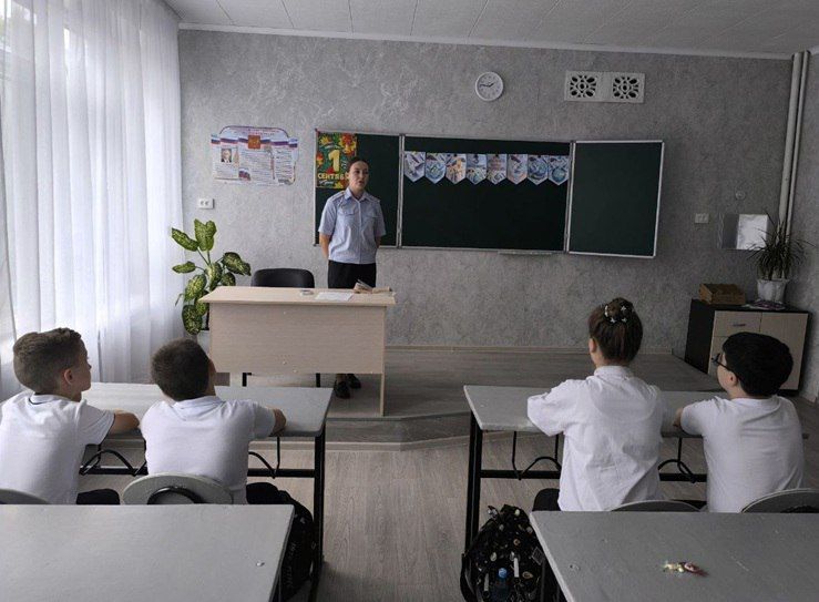 В Молодогвардейской школе ученикам провели профилактические лекции В Молодогвардейской школе ученикам провели профилактические лекции