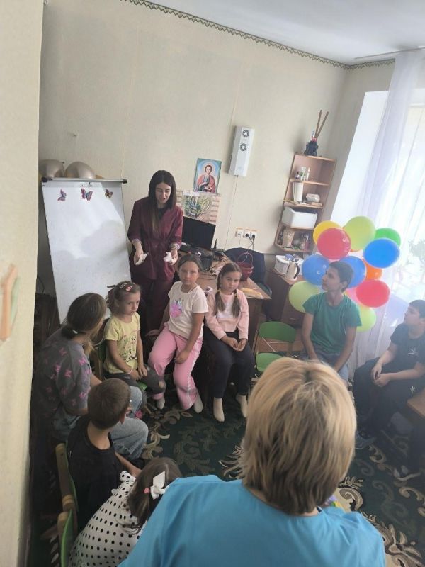 Альберт Зинченко: К началу нового учебного года в Станично-Луганском отделении республиканского центра социальной реабилитации детей-инвалидов «Возрождение» дети получили замечательные подарки – готовые канцелярские наборы Альберт Зинченко: К началу нового учебного года в Станично-Луганском отделении республиканского центра социальной реабилитации детей-инвалидов «Возрождение» дети получили замечательные подарки – готовые канцелярские наборы