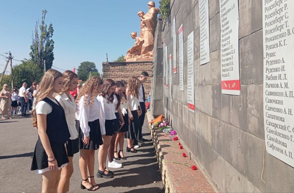 Единороссы и молодежь почтили память земляков, погибших в годы ВОВ Единороссы и молодежь почтили память земляков, погибших в годы ВОВ