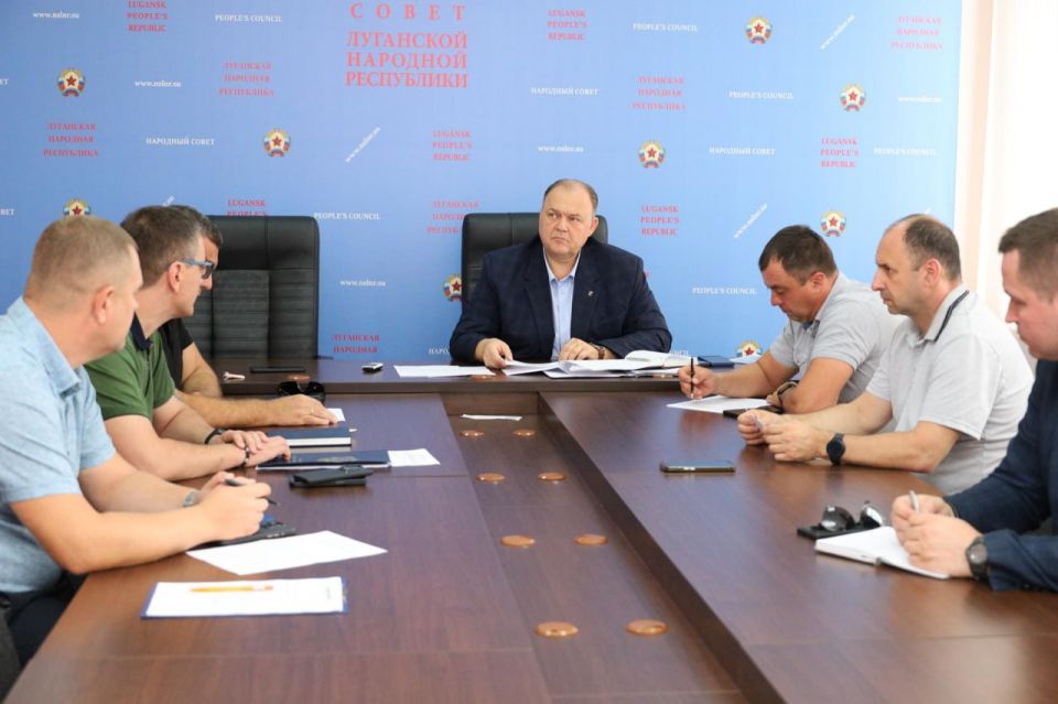 Комитет обсудил меры поддержки бизнеса и ценовую стабильность в ЛНР Комитет обсудил меры поддержки бизнеса и ценовую стабильность в ЛНР