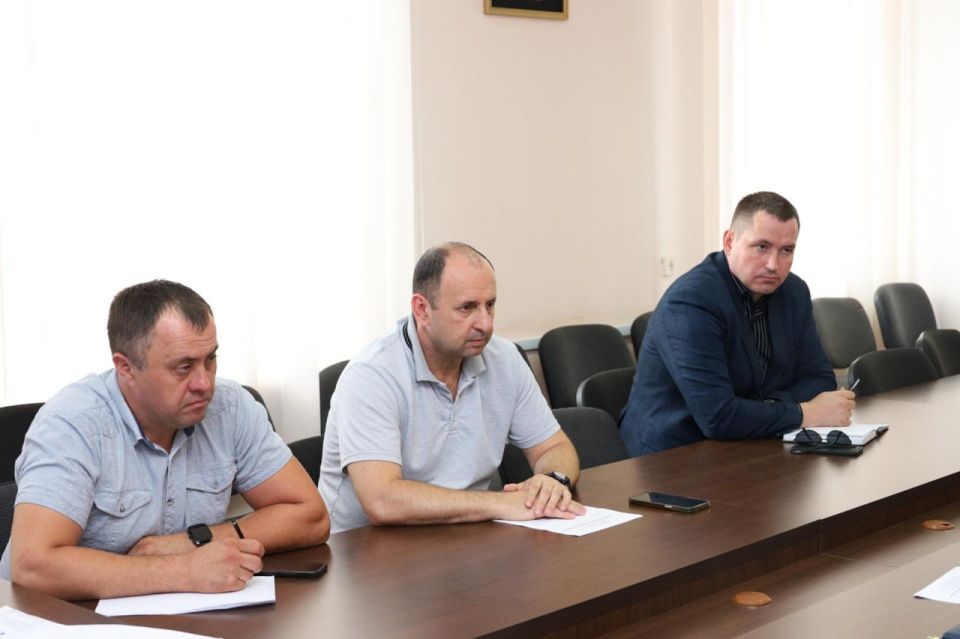 Комитет обсудил меры поддержки бизнеса и ценовую стабильность в ЛНР Комитет обсудил меры поддержки бизнеса и ценовую стабильность в ЛНР