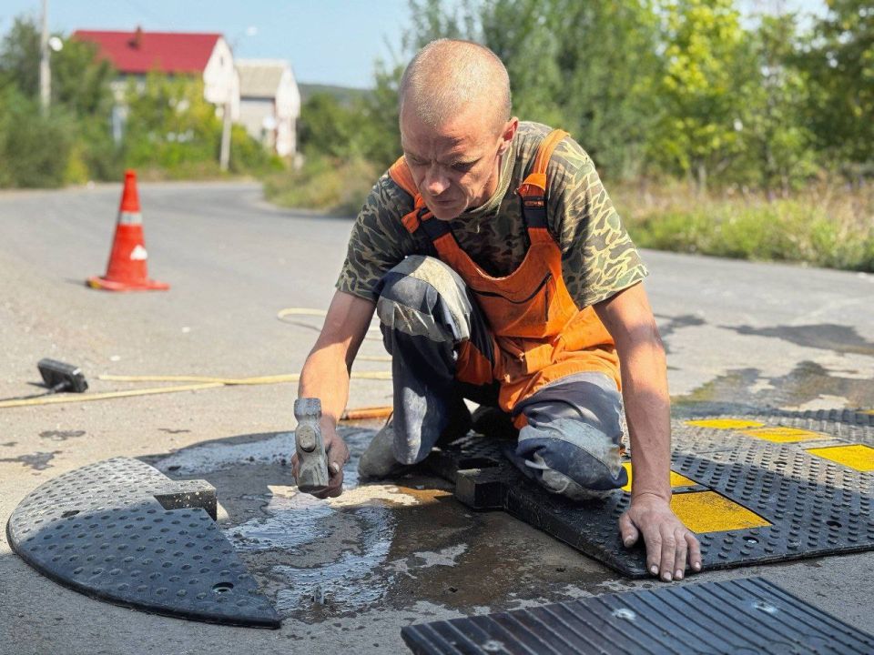 Сергей Колягин: В 2022-м году, когда город подвергался массированным обстрелам, в вопросе ремонта муниципальных автодорог наблюдался обоснованный простой Сергей Колягин: В 2022-м году, когда город подвергался массированным обстрелам, в вопросе ремонта муниципальных автодорог наблюдался обоснованный простой