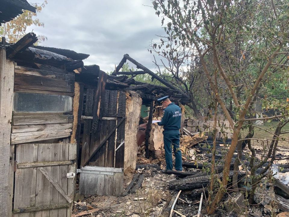 На пожаре в Беловодском округе погиб пенсионер На пожаре в Беловодском округе погиб пенсионер