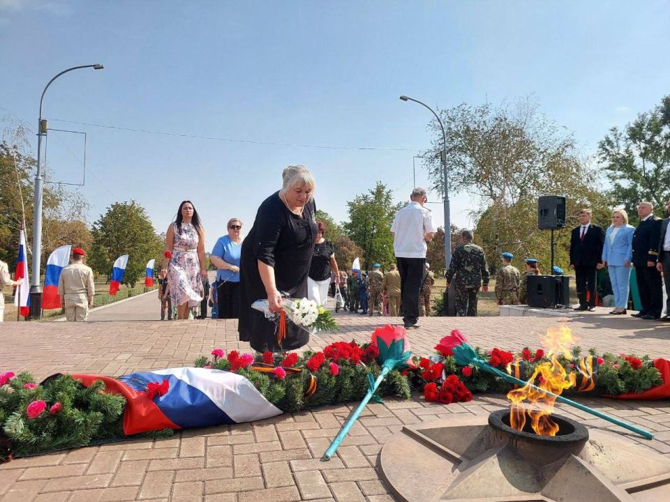 Зинаида Наден: 2 сентября 2025 года в День освобождения города Алчевска от немецко-фашистских оккупантов в годы Великой Отечественной войны активист партийного проекта «Российское село» Наталья Сушкова приняла участие в... Зинаида Наден: 2 сентября 2025 года в День освобождения города Алчевска от немецко-фашистских оккупантов в годы Великой Отечественной войны активист партийного проекта «Российское село» Наталья Сушкова приняла участие в...