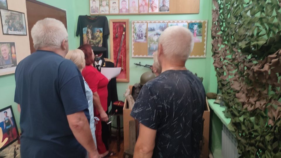 В Белореченском доме культуры состоялся час мужества «С чего начинается Родина?» В Белореченском доме культуры состоялся час мужества «С чего начинается Родина?»