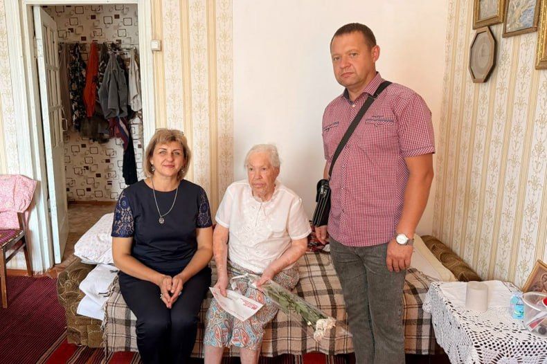 В Червонопартизанске завершилась акция поздравлений ветеранов и участников ВОВ В Червонопартизанске завершилась акция поздравлений ветеранов и участников ВОВ