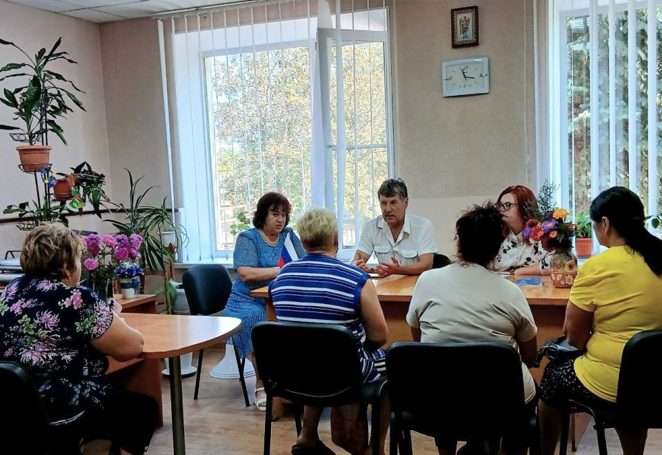 03.09.2025 депутат Народного Совета ЛНР от КПРФ, атаман КНГ (ЛНР), генерал-майор Щекатунов Виктор Иванович совместно с помощником депутата НС ЛНР Гаман Дарьей Александровной, и начальником Передельского отдела... 03.09.2025 депутат Народного Совета ЛНР от КПРФ, атаман КНГ (ЛНР), генерал-майор Щекатунов Виктор Иванович совместно с помощником депутата НС ЛНР Гаман Дарьей Александровной, и начальником Передельского отдела...