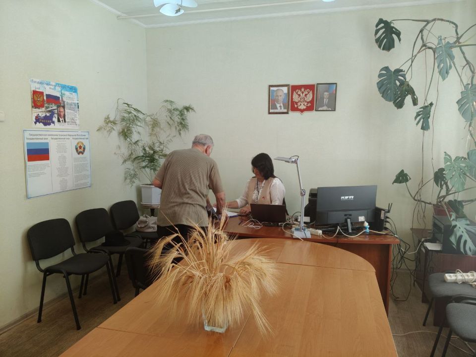 03.09.2025г. в Чугинском отделе жизнеобеспечения населённых пунктов специалистом Станично-Луганского МФЦ был проведён прием маломобильных граждан 03.09.2025г. в Чугинском отделе жизнеобеспечения населённых пунктов специалистом Станично-Луганского МФЦ был проведён прием маломобильных граждан