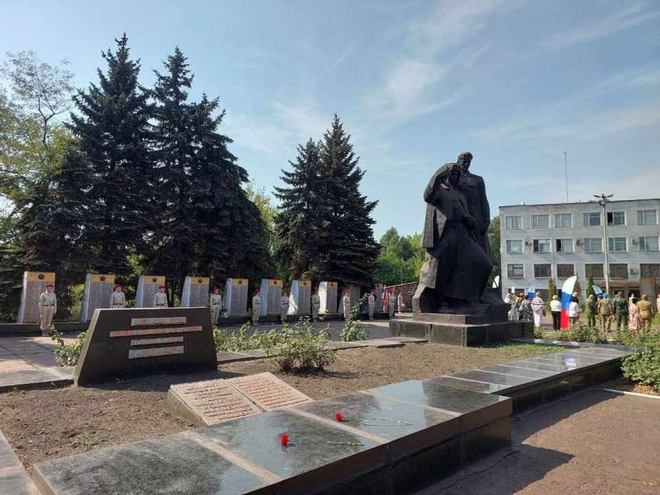 Зинаида Наден: 2 сентября 2025 года в День освобождения города Алчевска от немецко-фашистских оккупантов в годы Великой Отечественной войны активист партийного проекта «Российское село» Наталья Сушкова приняла участие в... Зинаида Наден: 2 сентября 2025 года в День освобождения города Алчевска от немецко-фашистских оккупантов в годы Великой Отечественной войны активист партийного проекта «Российское село» Наталья Сушкова приняла участие в...