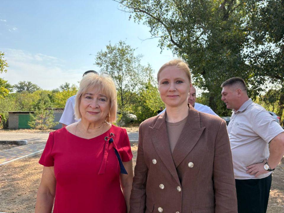 Альберт Зинченко: 2 сентября Первый заместитель руководителя Администрации Главы Луганской Народной Республики Анна Рослякова посетила с рабочим визитом Станично-Луганский муниципальный округ Альберт Зинченко: 2 сентября Первый заместитель руководителя Администрации Главы Луганской Народной Республики Анна Рослякова посетила с рабочим визитом Станично-Луганский муниципальный округ