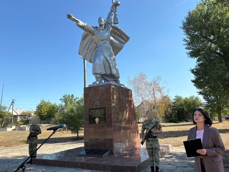 Альберт Зинченко: Сегодня в Станице Луганской прошел митинг, приуроченный освобождению Ворошиловградской области от немецко-фашистских захватчиков и окончанию II Мировой войны «Память жива» Альберт Зинченко: Сегодня в Станице Луганской прошел митинг, приуроченный освобождению Ворошиловградской области от немецко-фашистских захватчиков и окончанию II Мировой войны «Память жива»