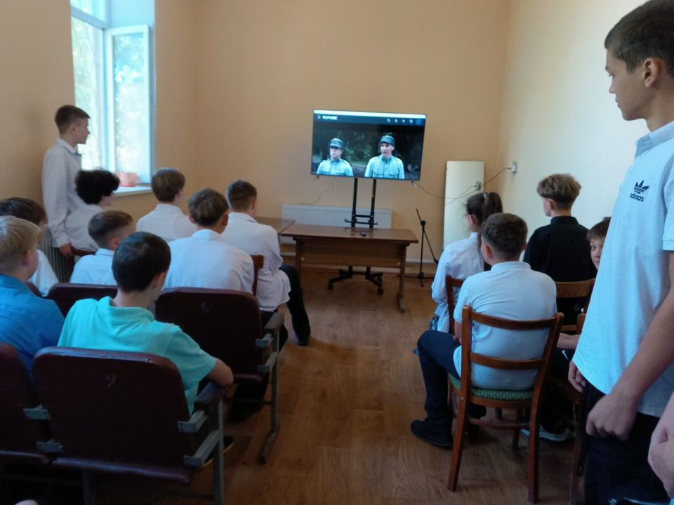 В клубе г. Вахрушево-2 прошел памятный час, посвященный Дню Неизвестного Солдата В клубе г. Вахрушево-2 прошел памятный час, посвященный Дню Неизвестного Солдата