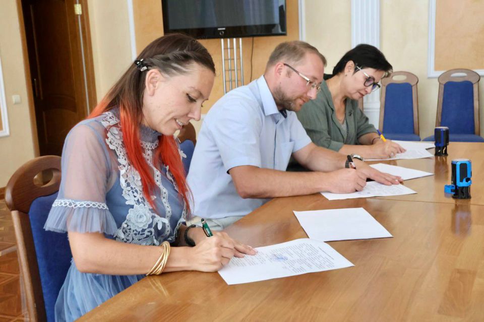 В Луганскую Народную Республику прибыли шесть победителей программы «Земский работник культуры» из разных уголков России В Луганскую Народную Республику прибыли шесть победителей программы «Земский работник культуры» из разных уголков России